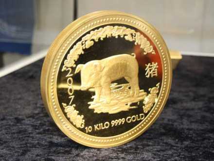 10-Kilo-Goldmünze Schwein aus der Lunar-Serie