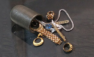 Edelmetall Recycling Schmelztiegel