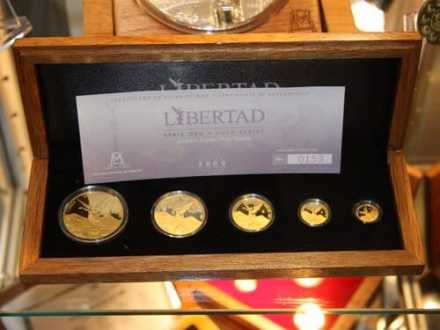 5 Libertad in einer Holzschatulle